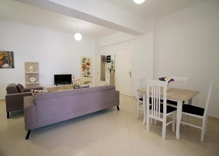 Apartments,vila * Sarandë